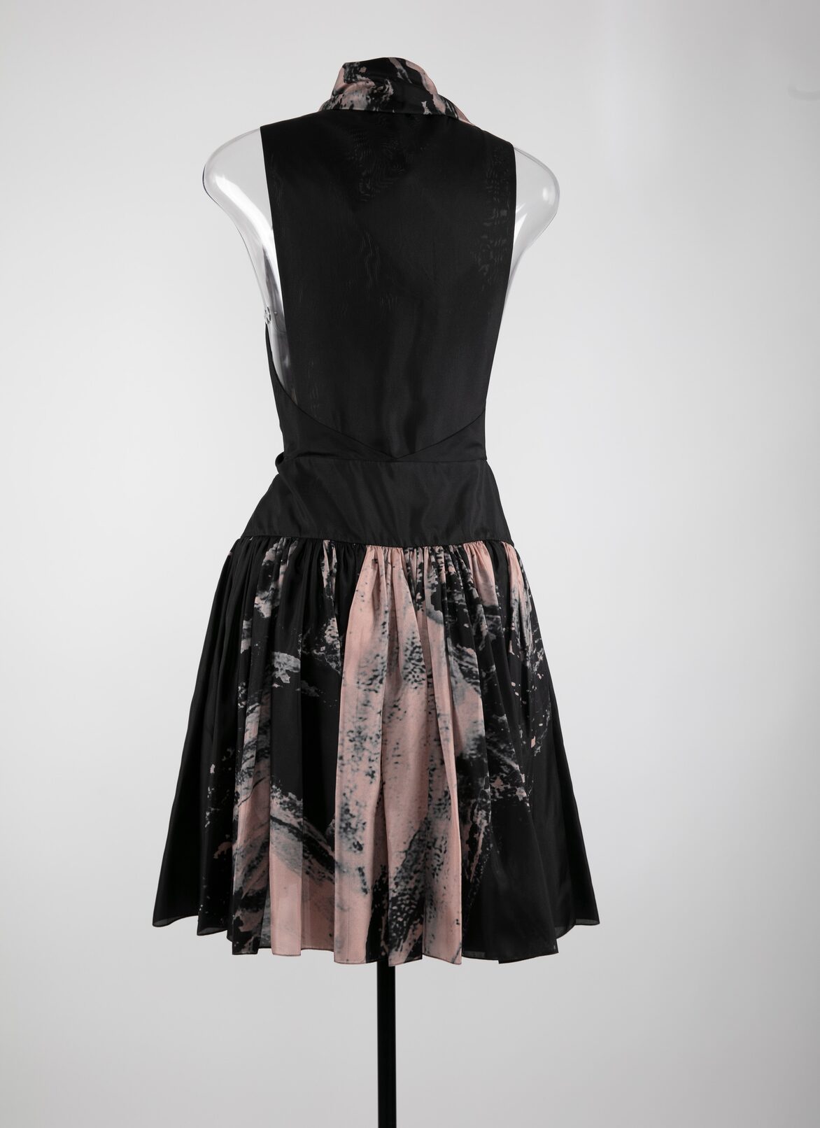 Dresses ALAÏA BLACK/LIGHT PINK DRESSES